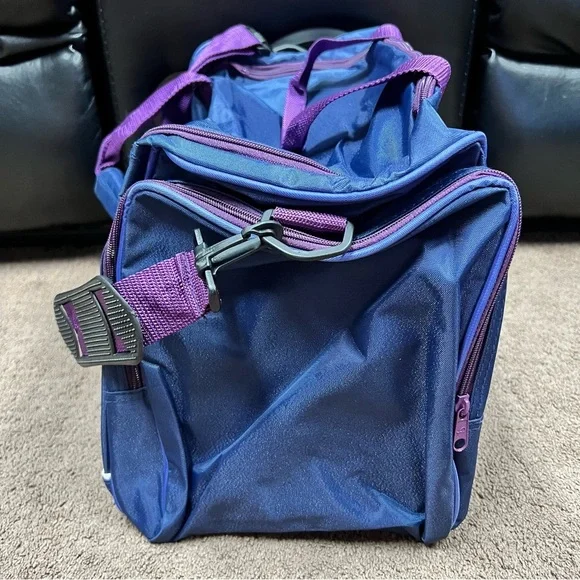 Vintage Sports Gear 80s-90s Duffle Bag gym bag travel bag euc - Picture 2 of 11